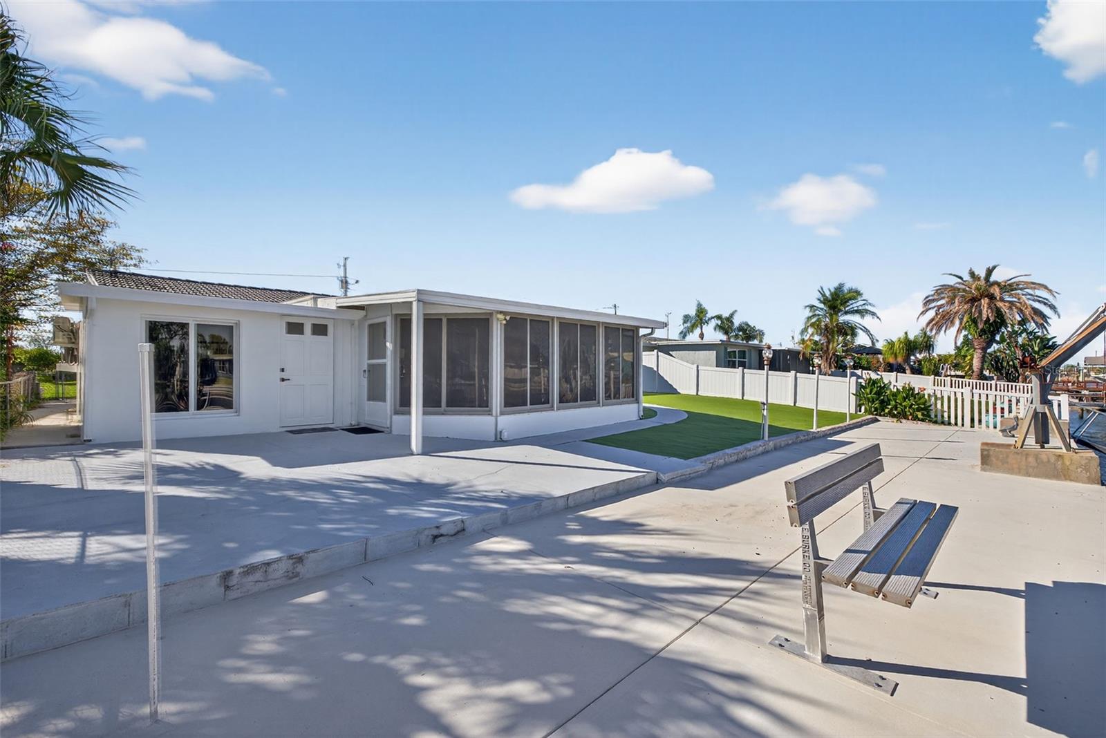 Listing photo id 24 for 12734 2nd Isle