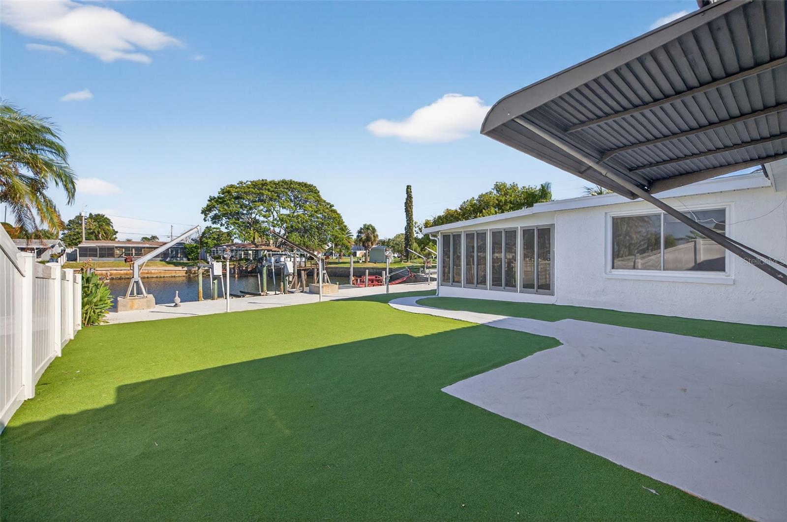 Listing photo id 26 for 12734 2nd Isle