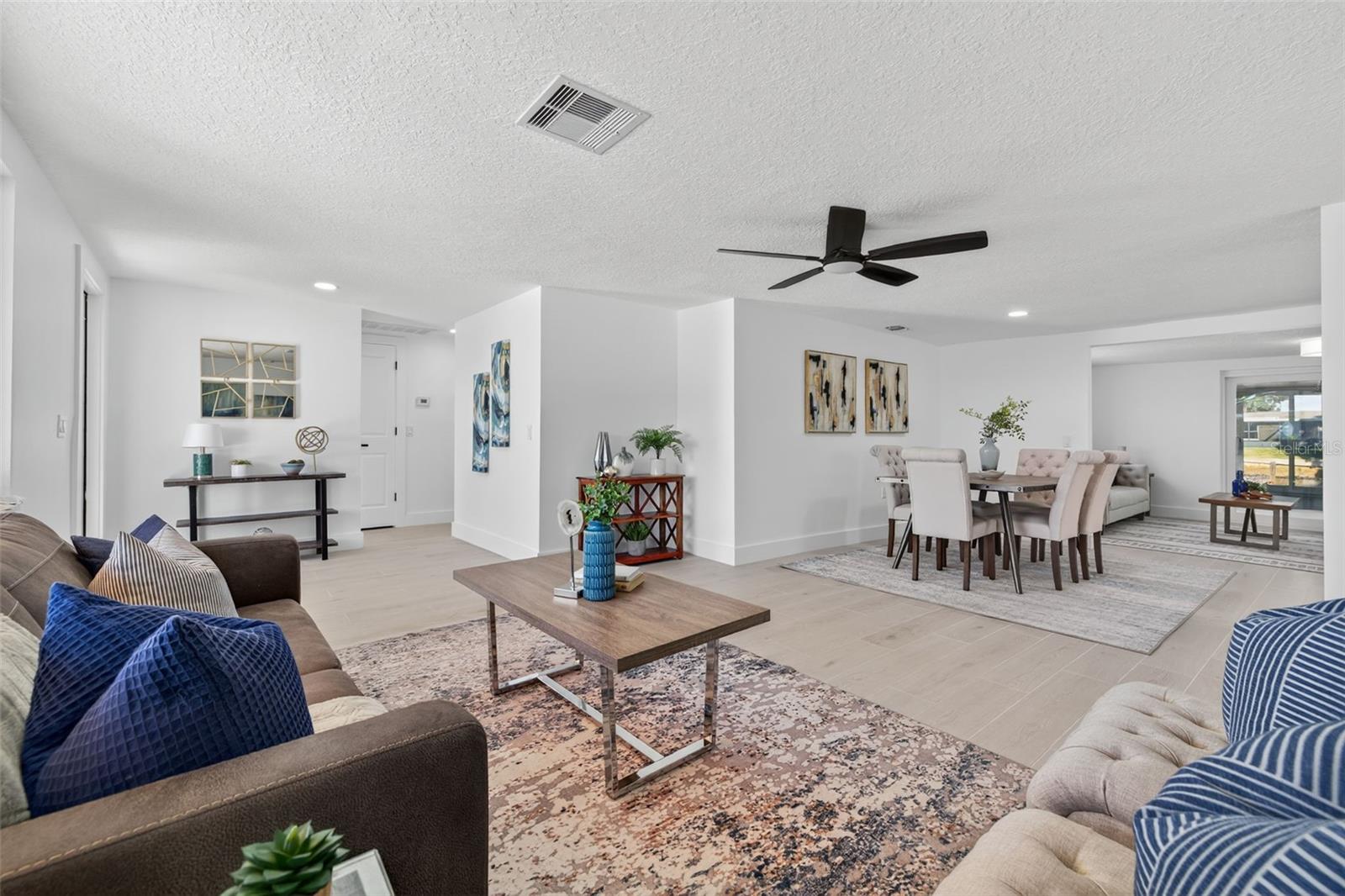 Listing photo id 5 for 12734 2nd Isle