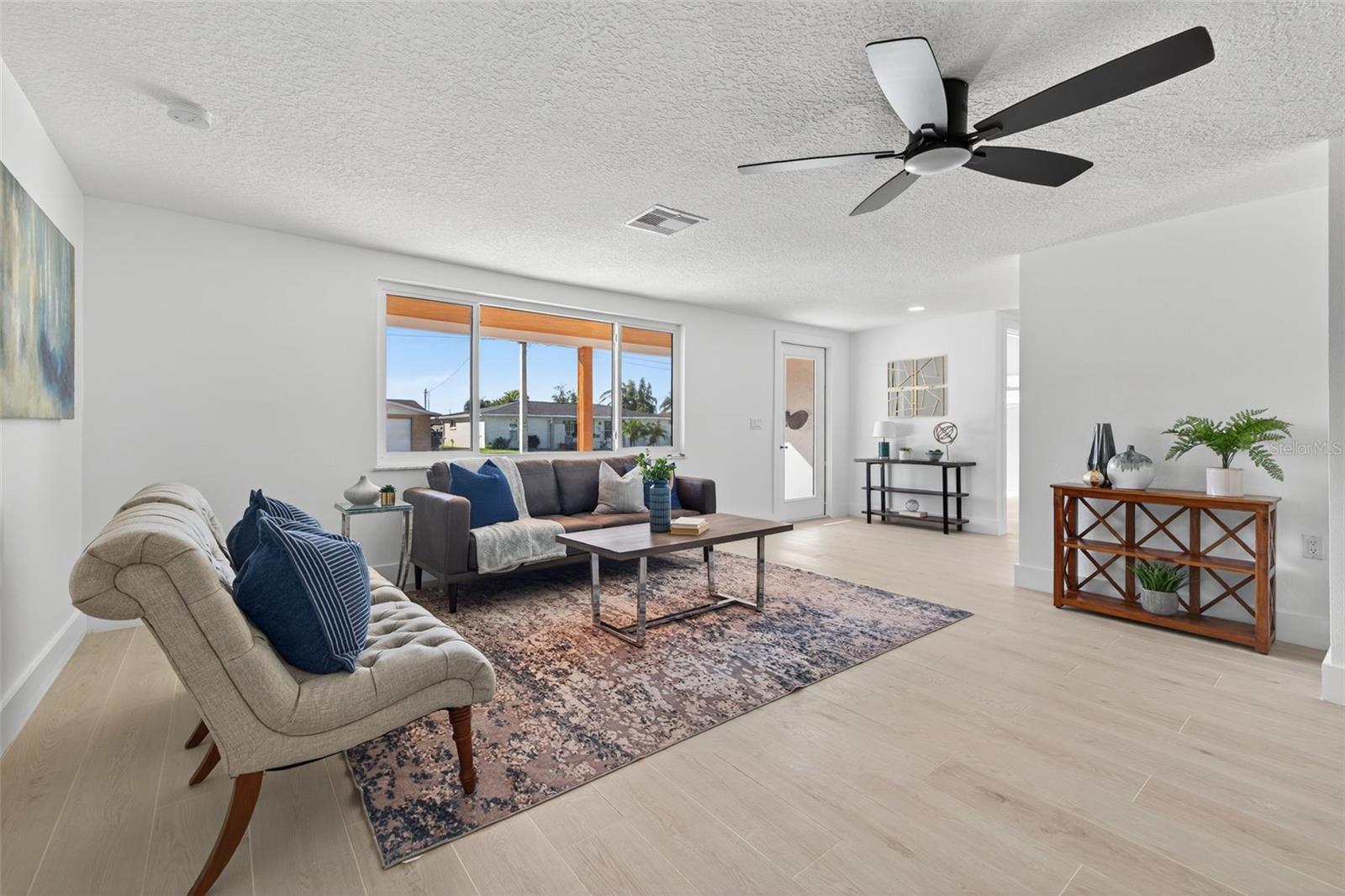 Listing photo id 6 for 12734 2nd Isle