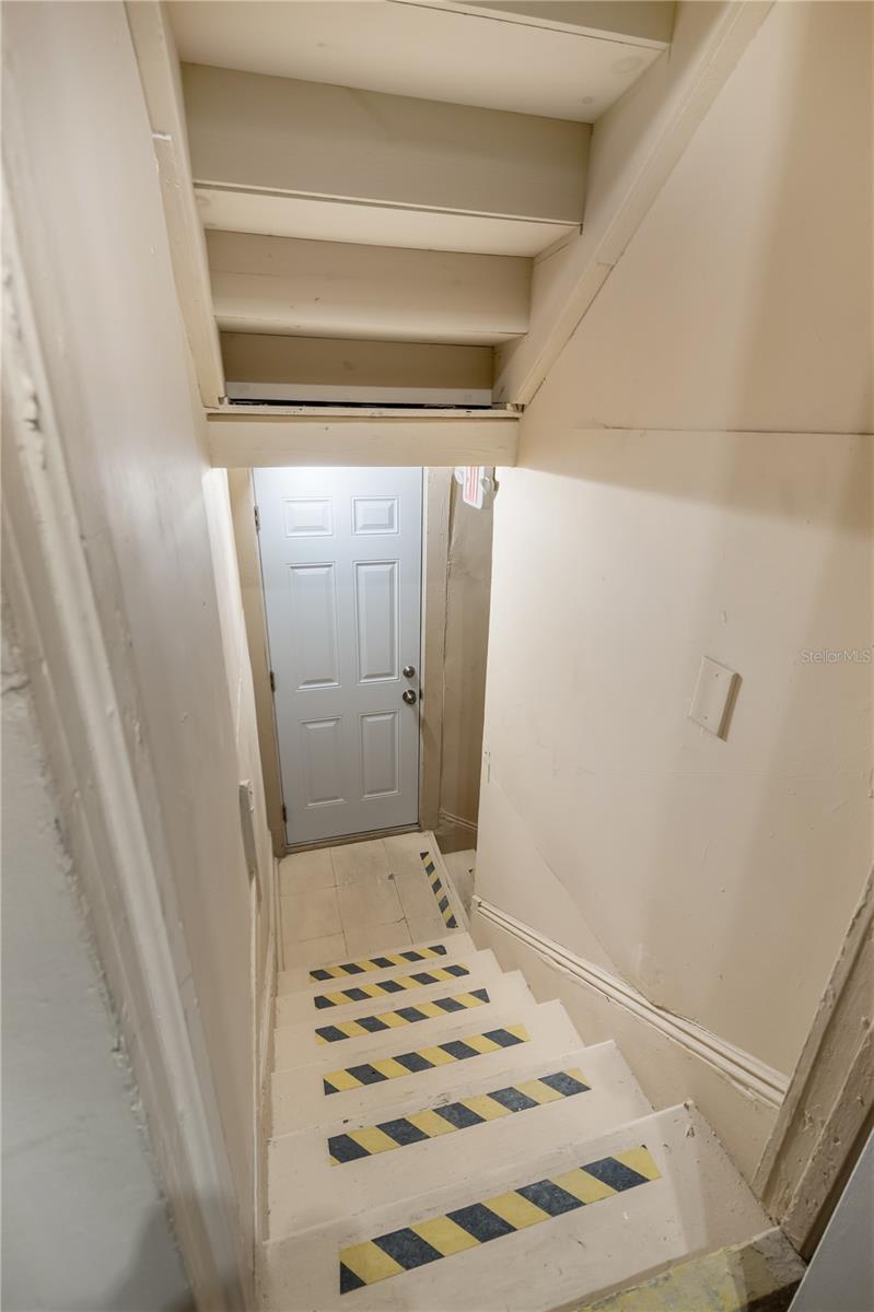 Image 17 of 17 For 418 Amelia Avenue C