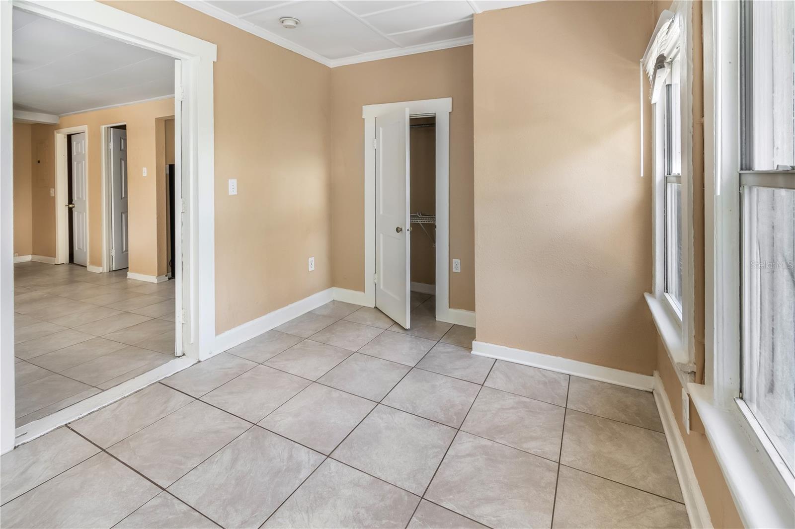 Image 8 of 17 For 418 Amelia Avenue C