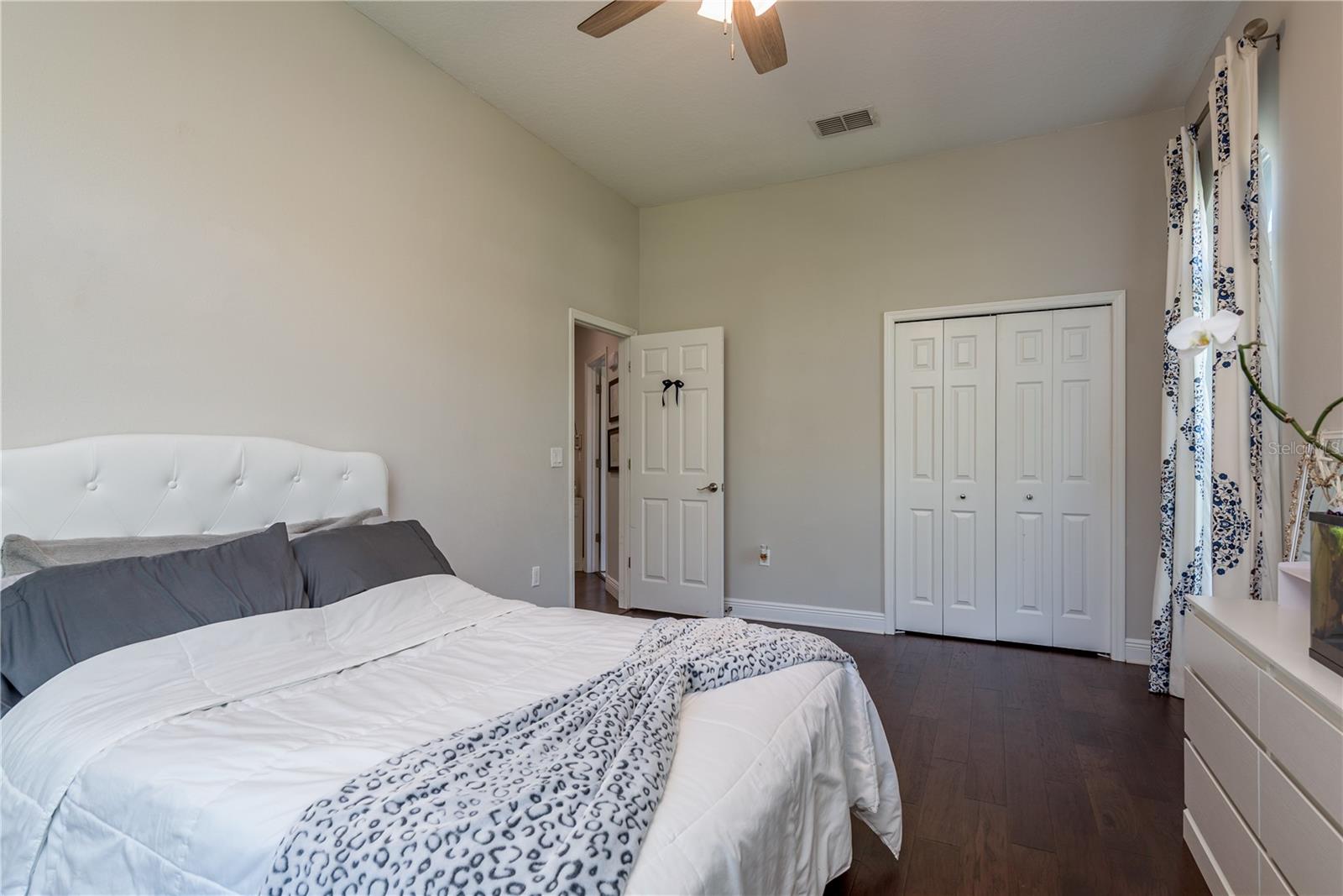 Image 16 of 57 For 4010 Executive Drive