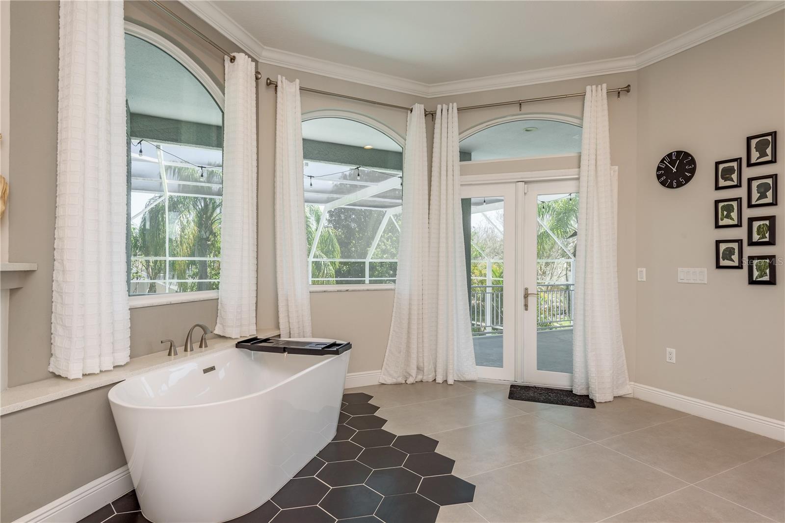 Image 24 of 57 For 4010 Executive Drive