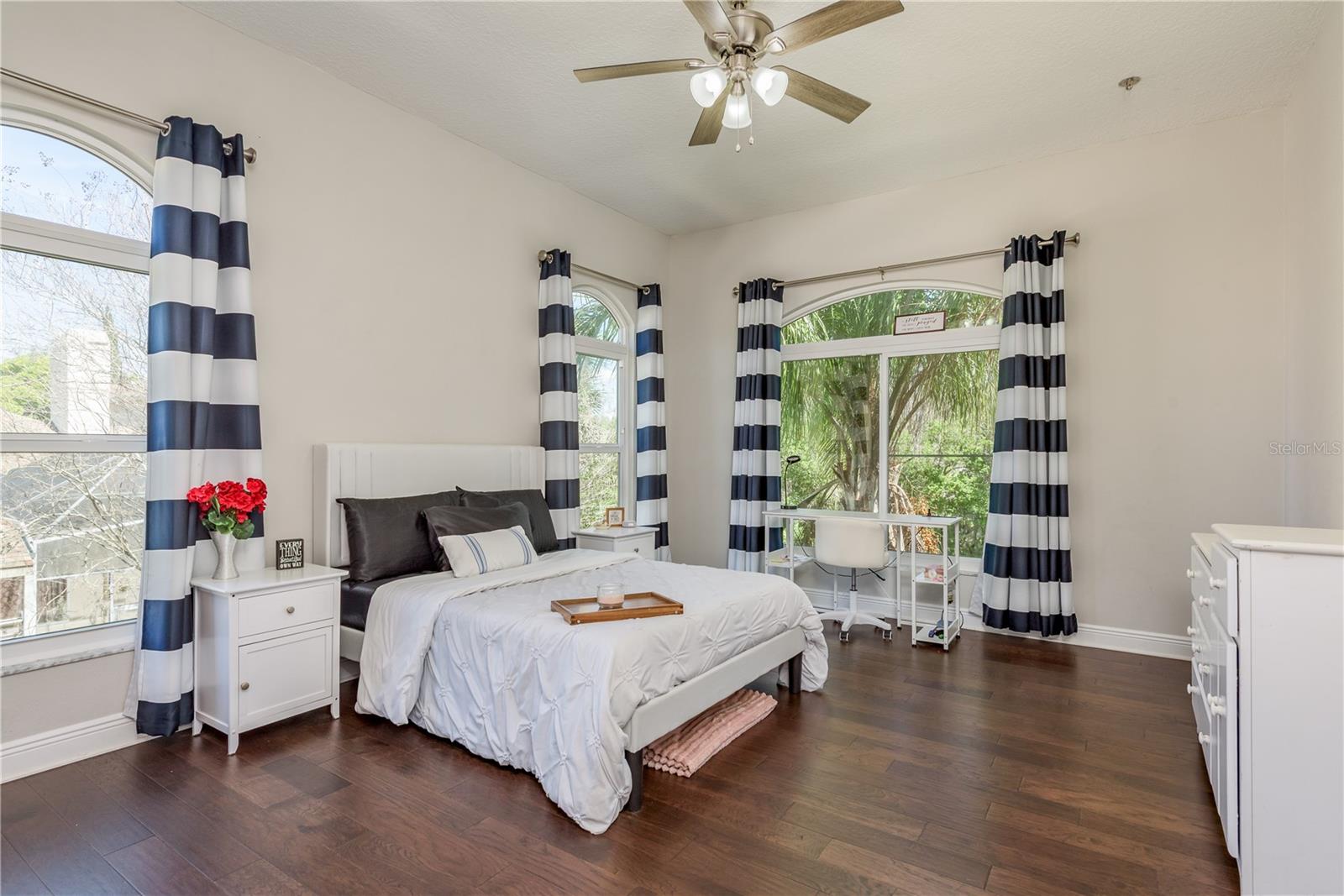 Image 28 of 57 For 4010 Executive Drive