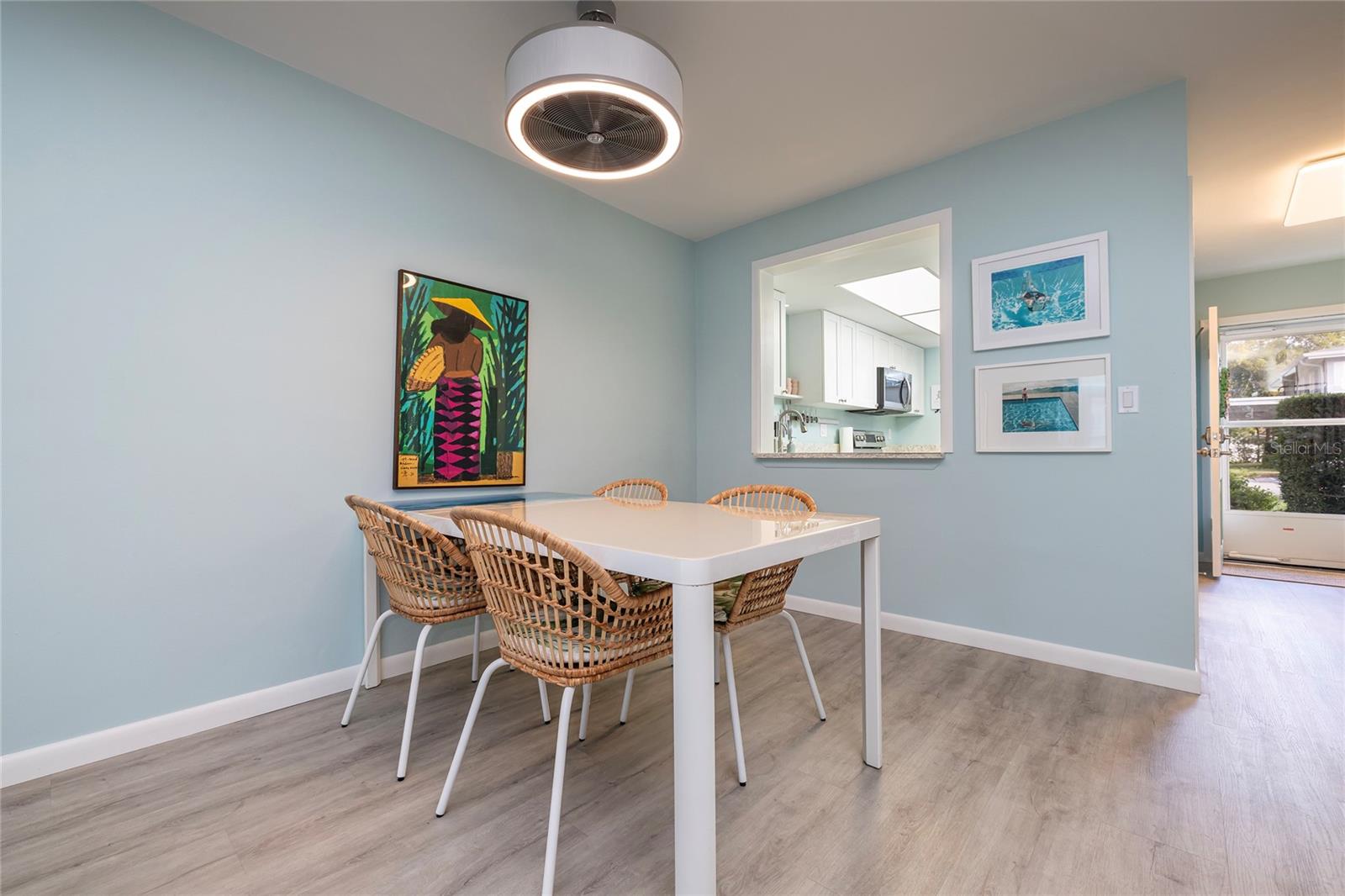 Image 11 of 32 For 200 Glennes Lane 111