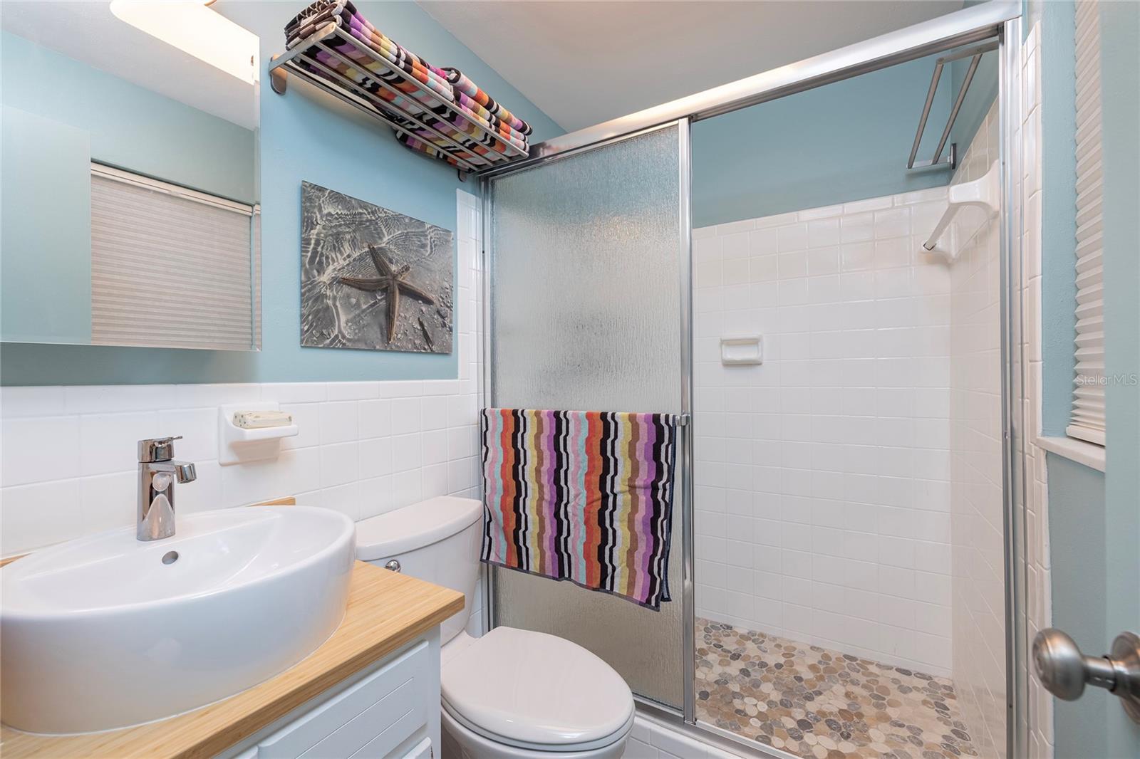 Image 20 of 32 For 200 Glennes Lane 111