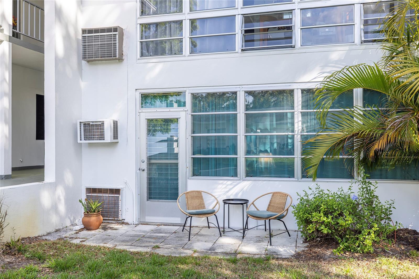 Image 24 of 32 For 200 Glennes Lane 111