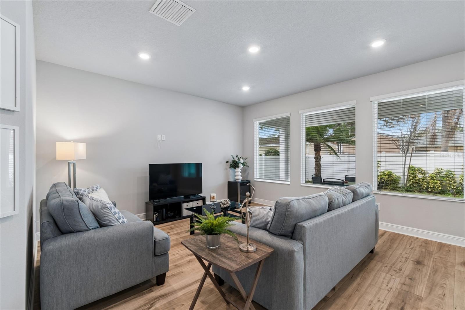 Image 14 of 55 For 3920 Lemon Street