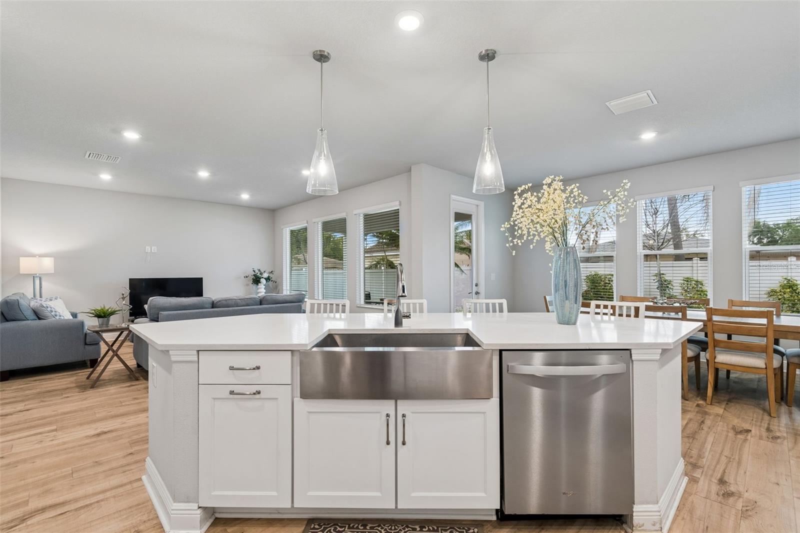 Image 23 of 55 For 3920 Lemon Street