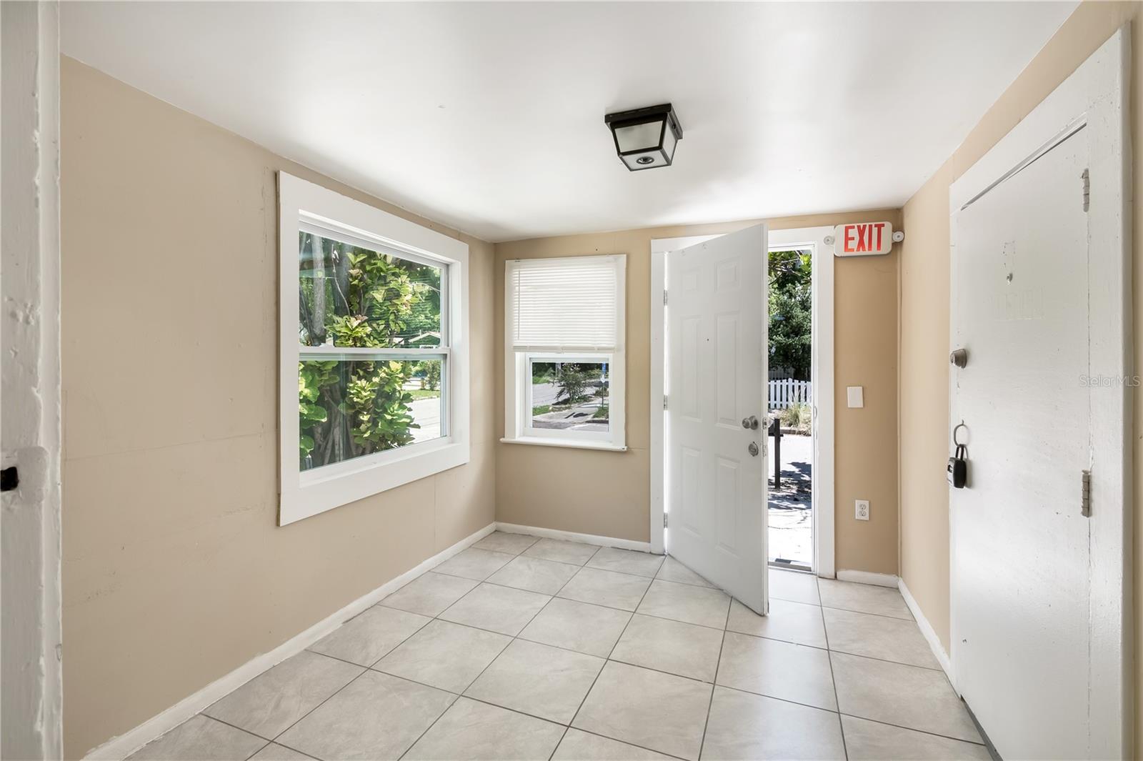 Image 2 of 27 For 418 Amelia Avenue A