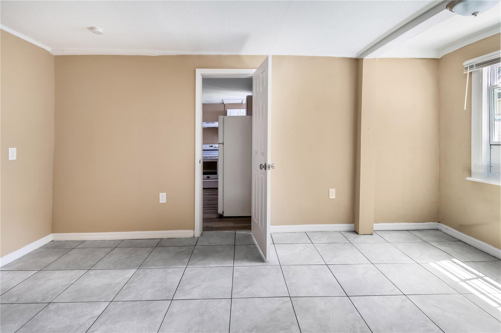 Image 23 of 27 For 418 Amelia Avenue A