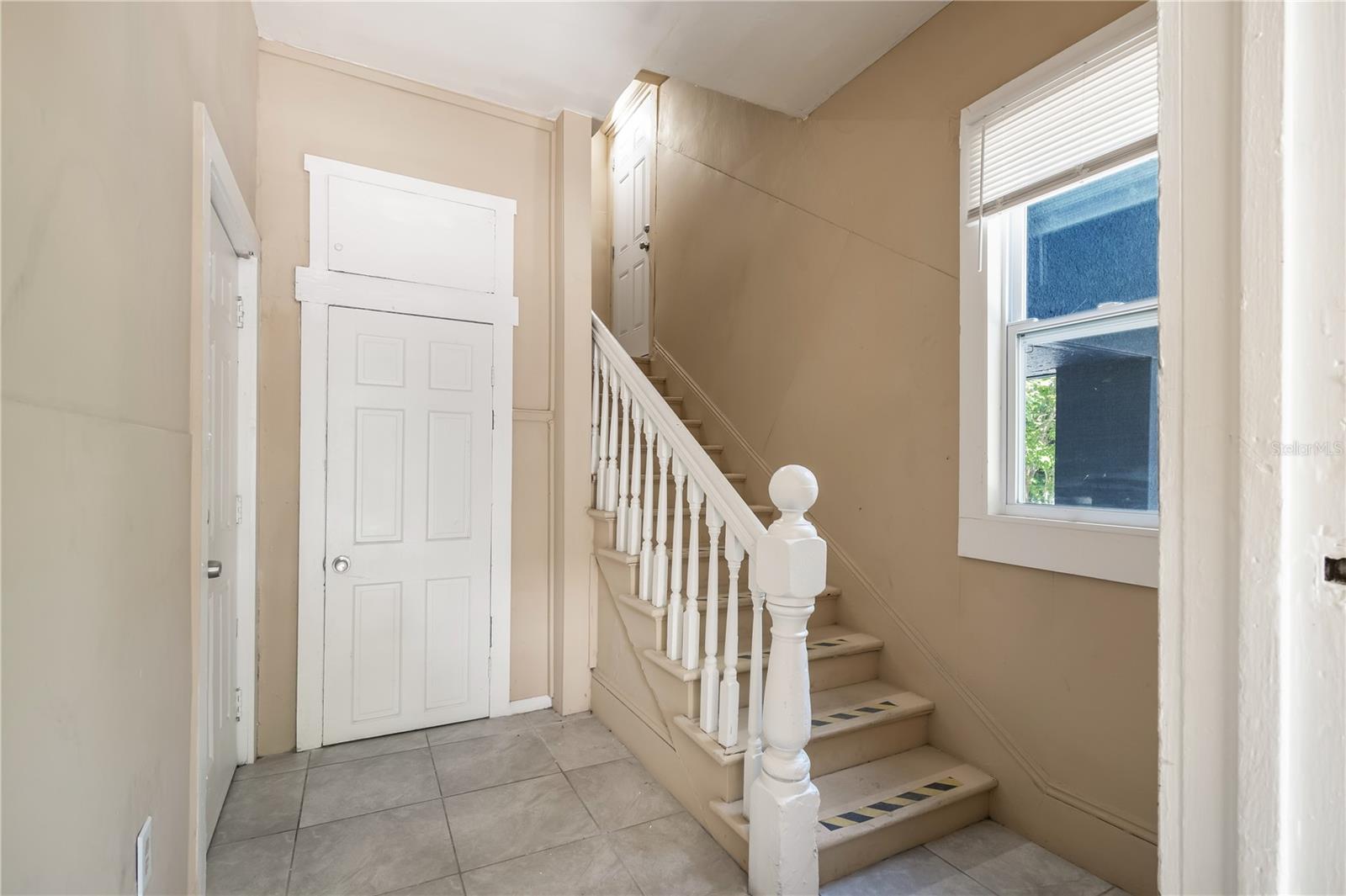 Image 4 of 27 For 418 Amelia Avenue A