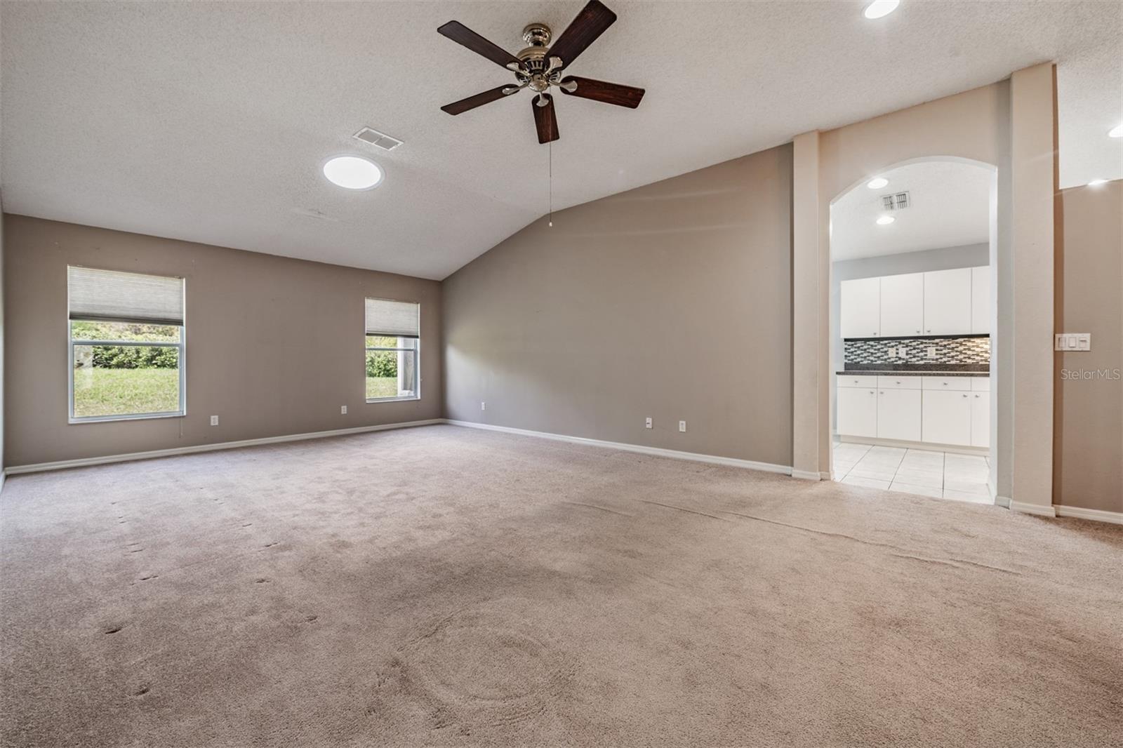 Image 10 of 59 For 920 Villeroy Greens Drive