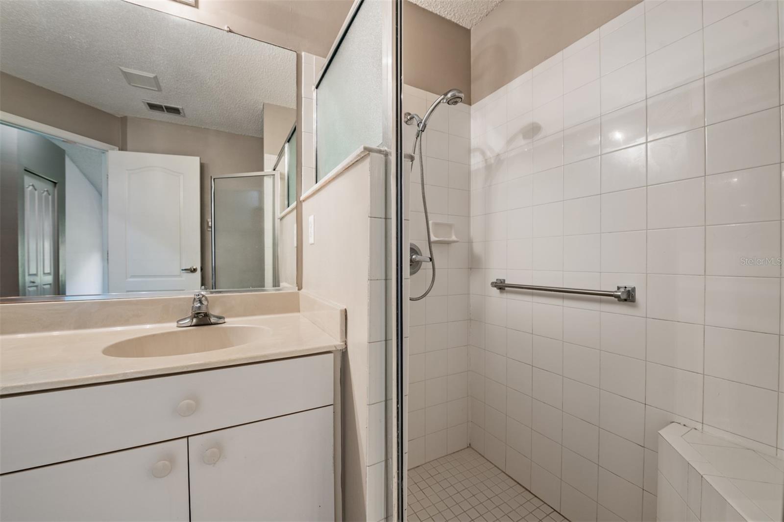 Image 18 of 59 For 920 Villeroy Greens Drive