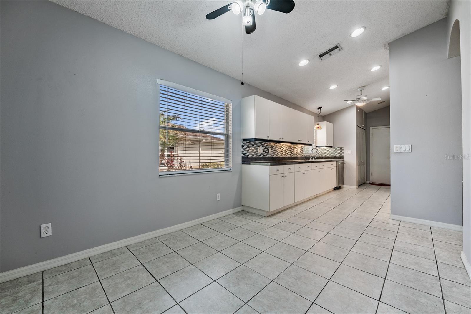 Image 26 of 59 For 920 Villeroy Greens Drive