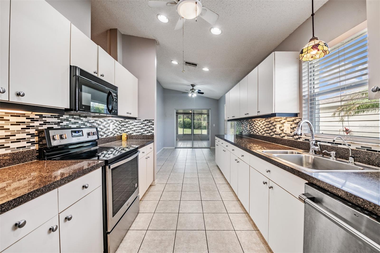 Image 28 of 59 For 920 Villeroy Greens Drive