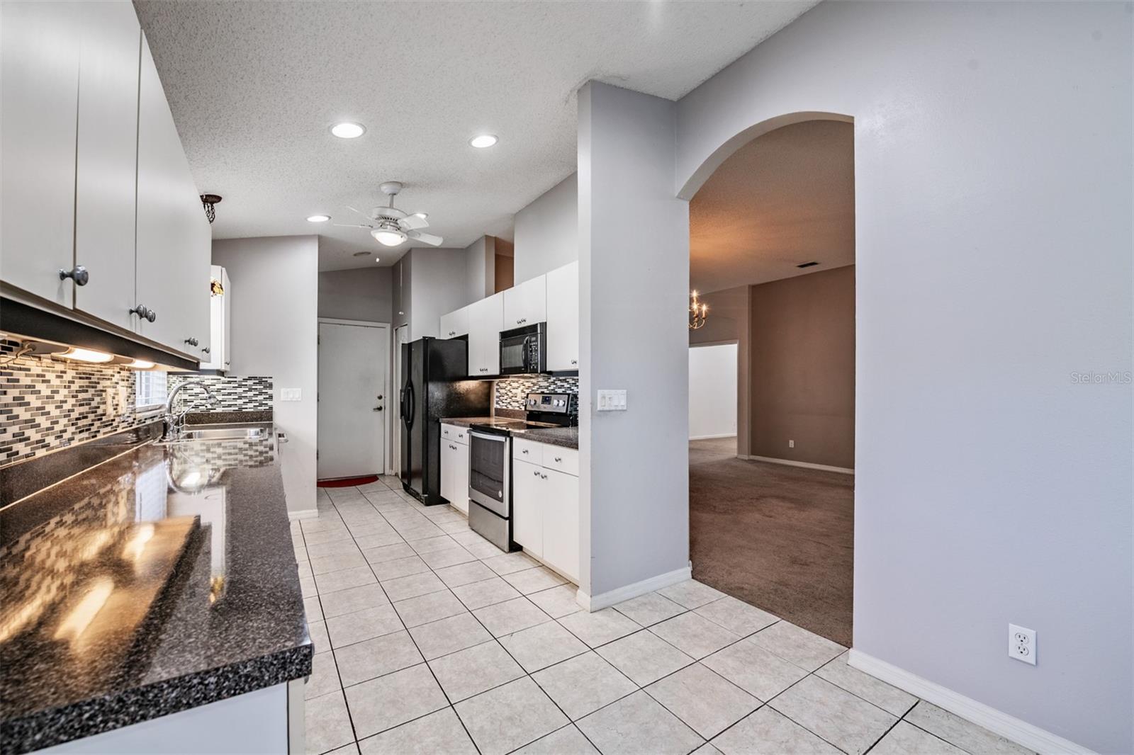 Image 33 of 59 For 920 Villeroy Greens Drive