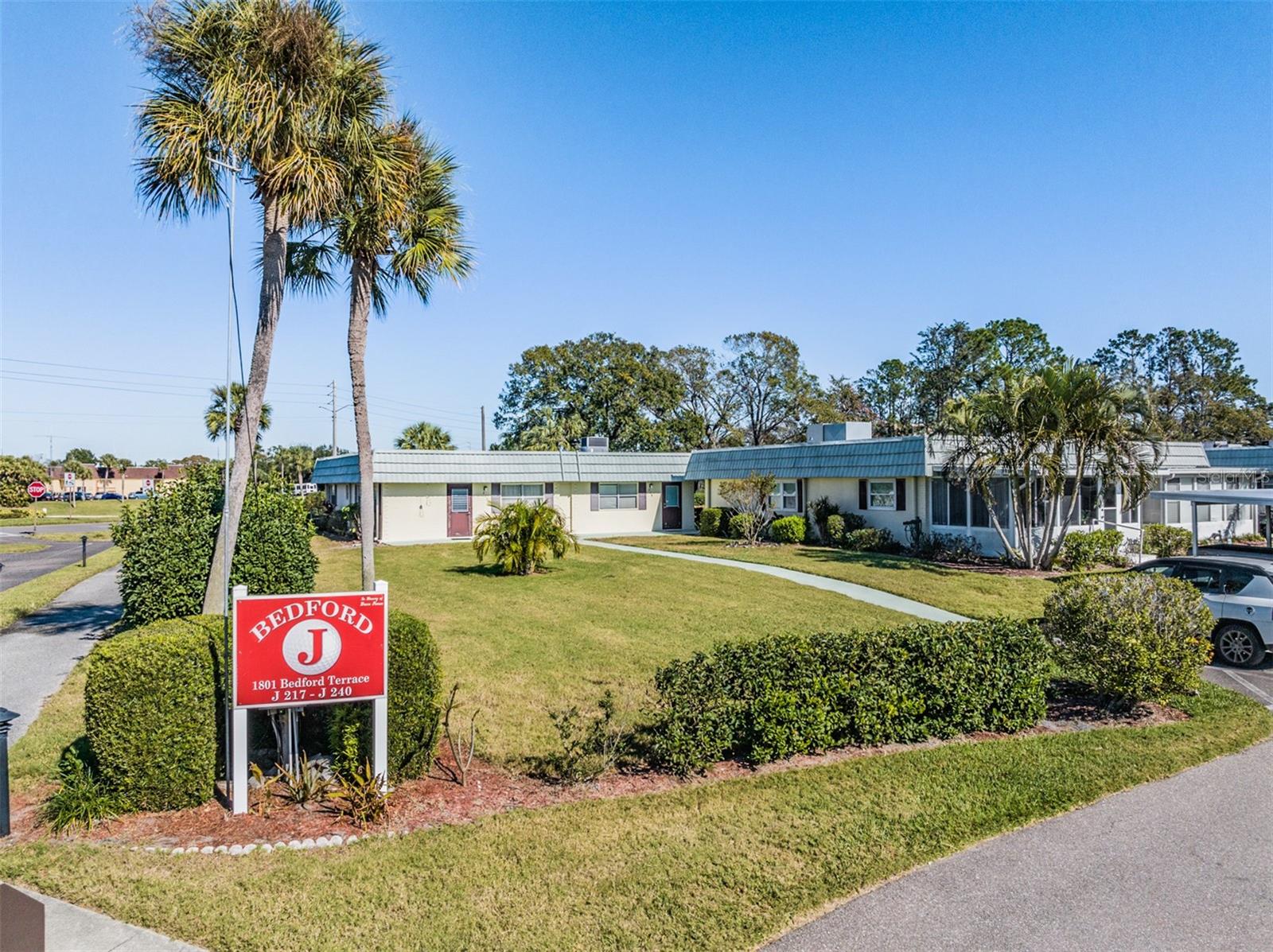 Image 40 of 59 For 920 Villeroy Greens Drive