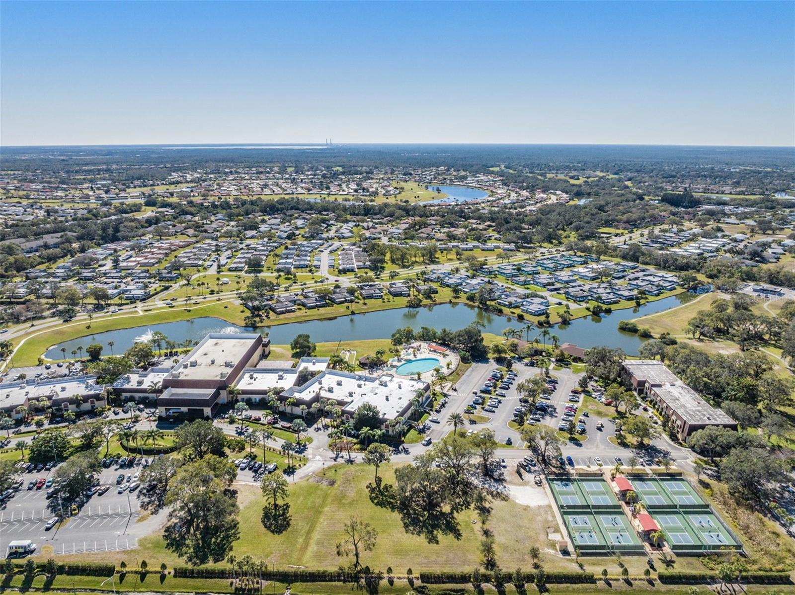 Image 46 of 59 For 920 Villeroy Greens Drive