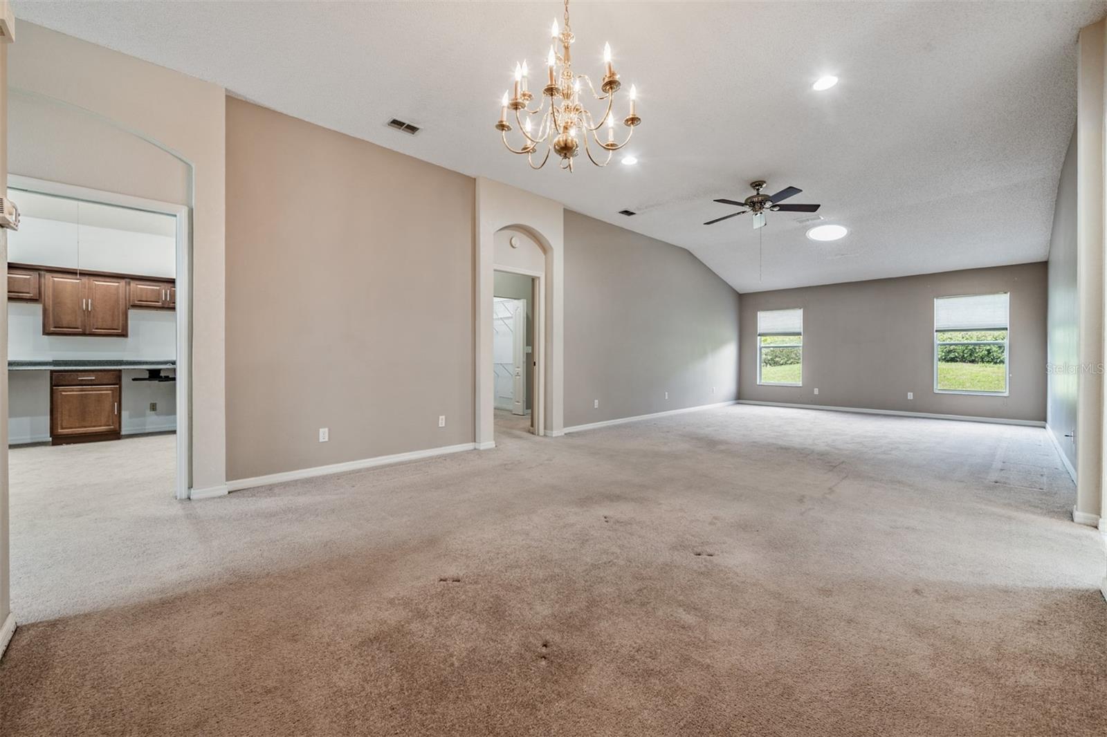 Image 7 of 59 For 920 Villeroy Greens Drive