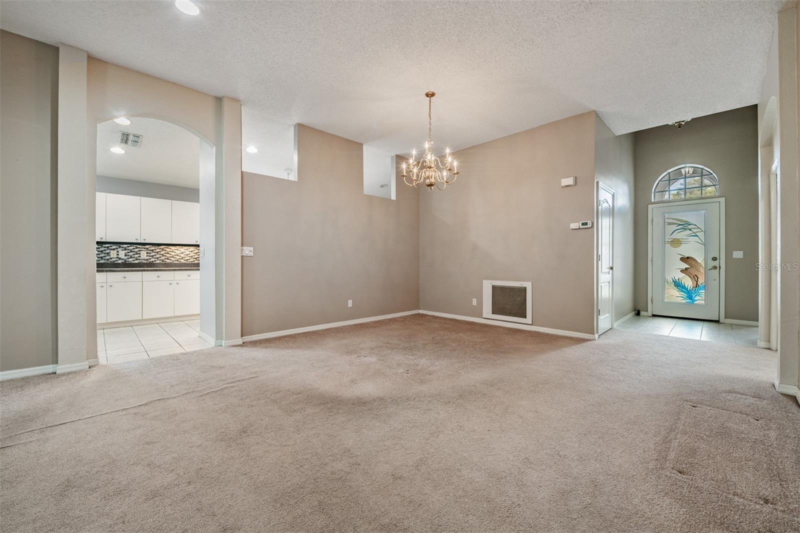 Image 8 of 59 For 920 Villeroy Greens Drive