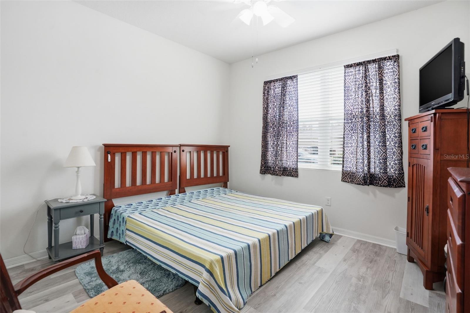 Image 23 of 36 For 13635 Hunting Creek Place