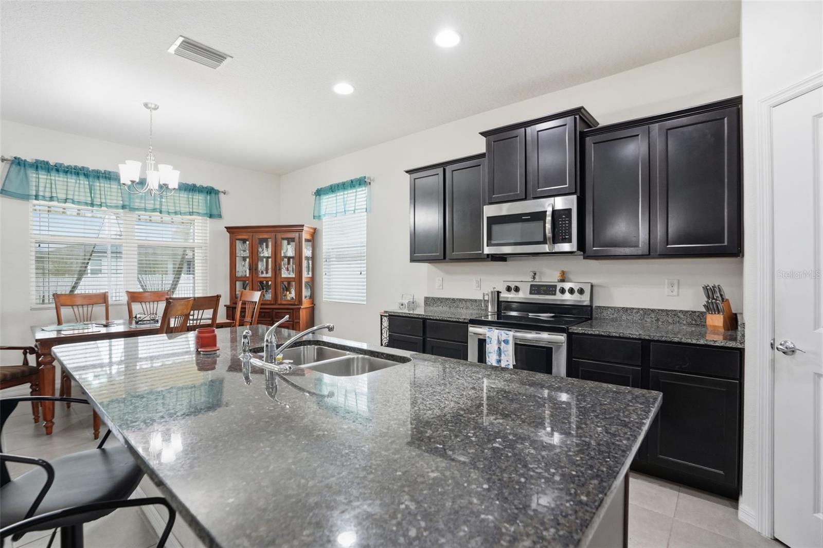 Image 5 of 36 For 13635 Hunting Creek Place