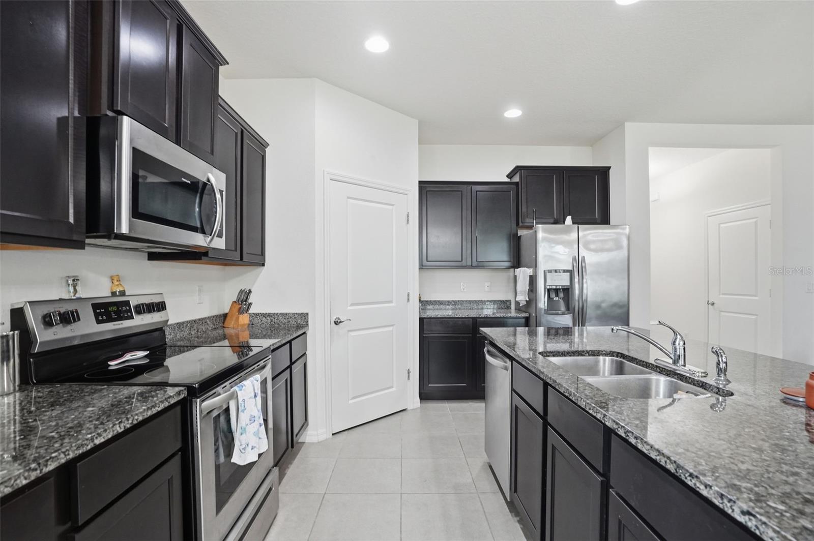 Image 6 of 36 For 13635 Hunting Creek Place