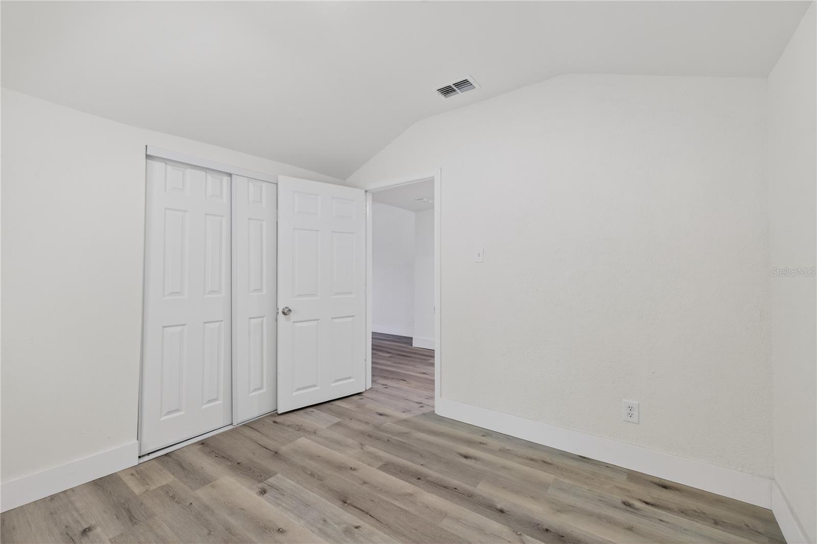 Image 10 of 20 For 8711 Boulevard St