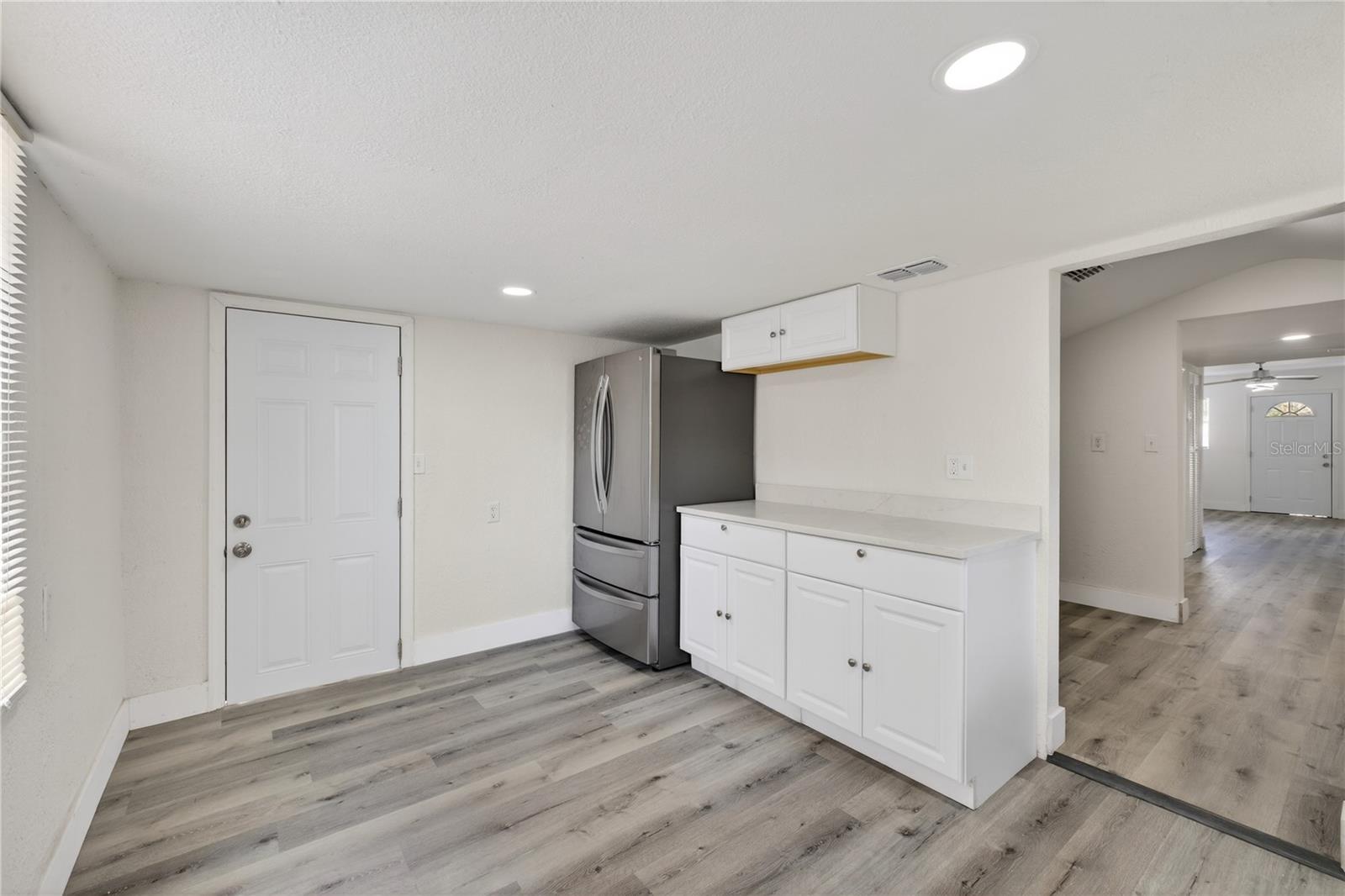 Image 6 of 20 For 8711 Boulevard St