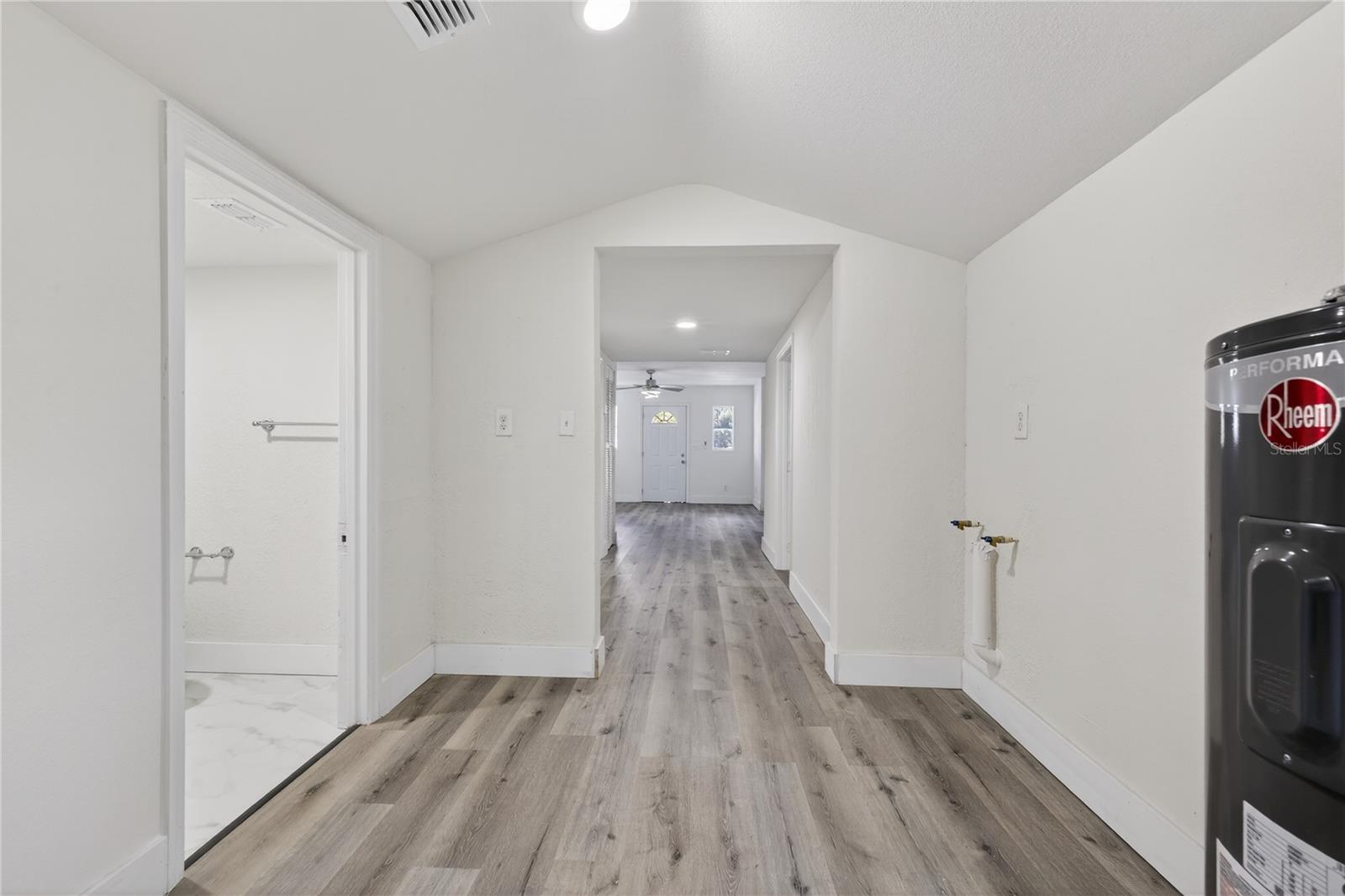 Image 7 of 20 For 8711 Boulevard St