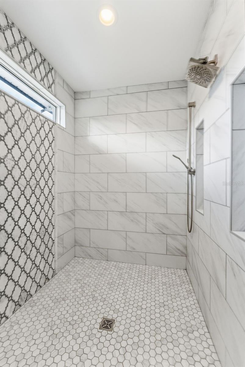 Image 30 of 75 For 17506 Brown Road