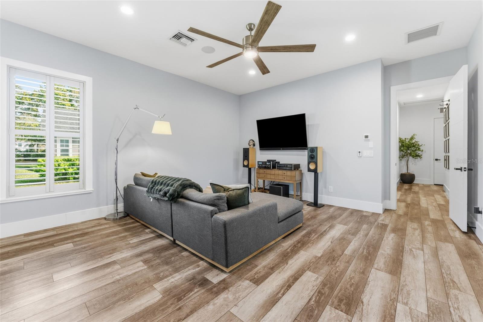 Image 38 of 75 For 17506 Brown Road