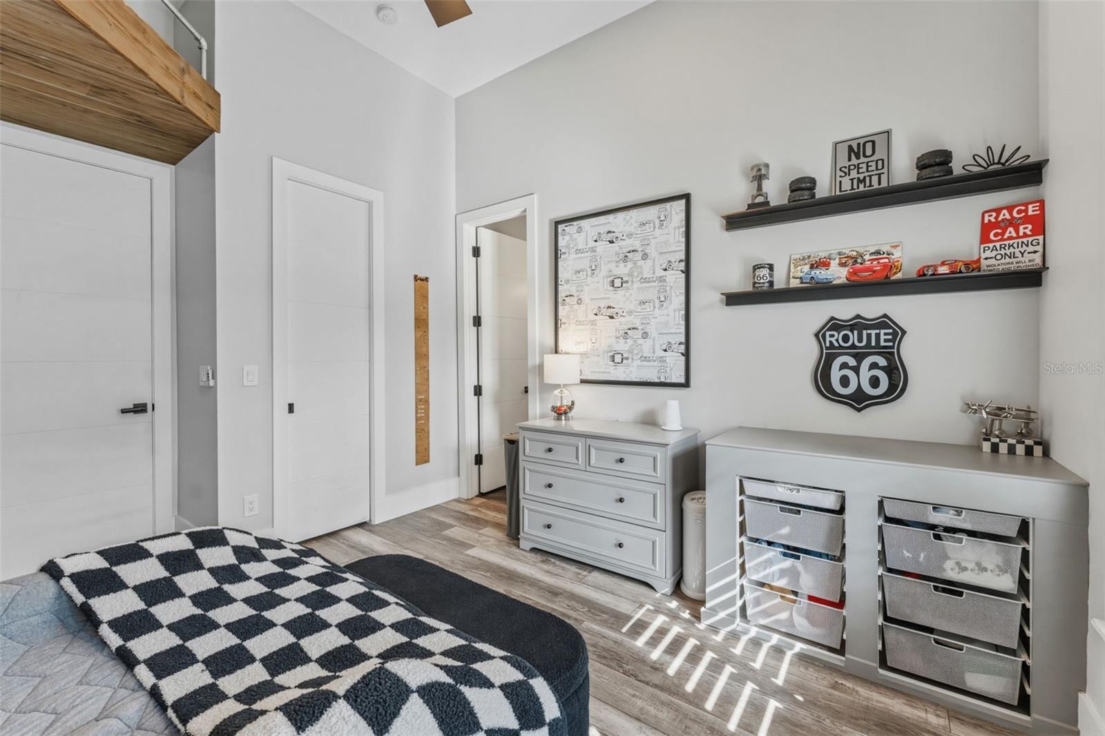 Image 46 of 75 For 17506 Brown Road