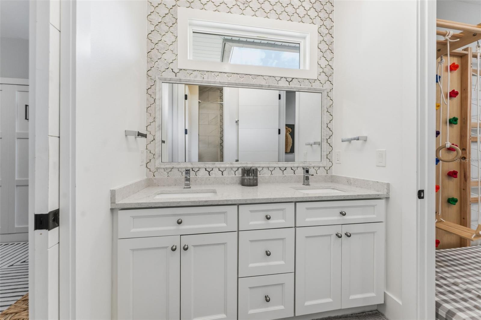 Image 51 of 75 For 17506 Brown Road