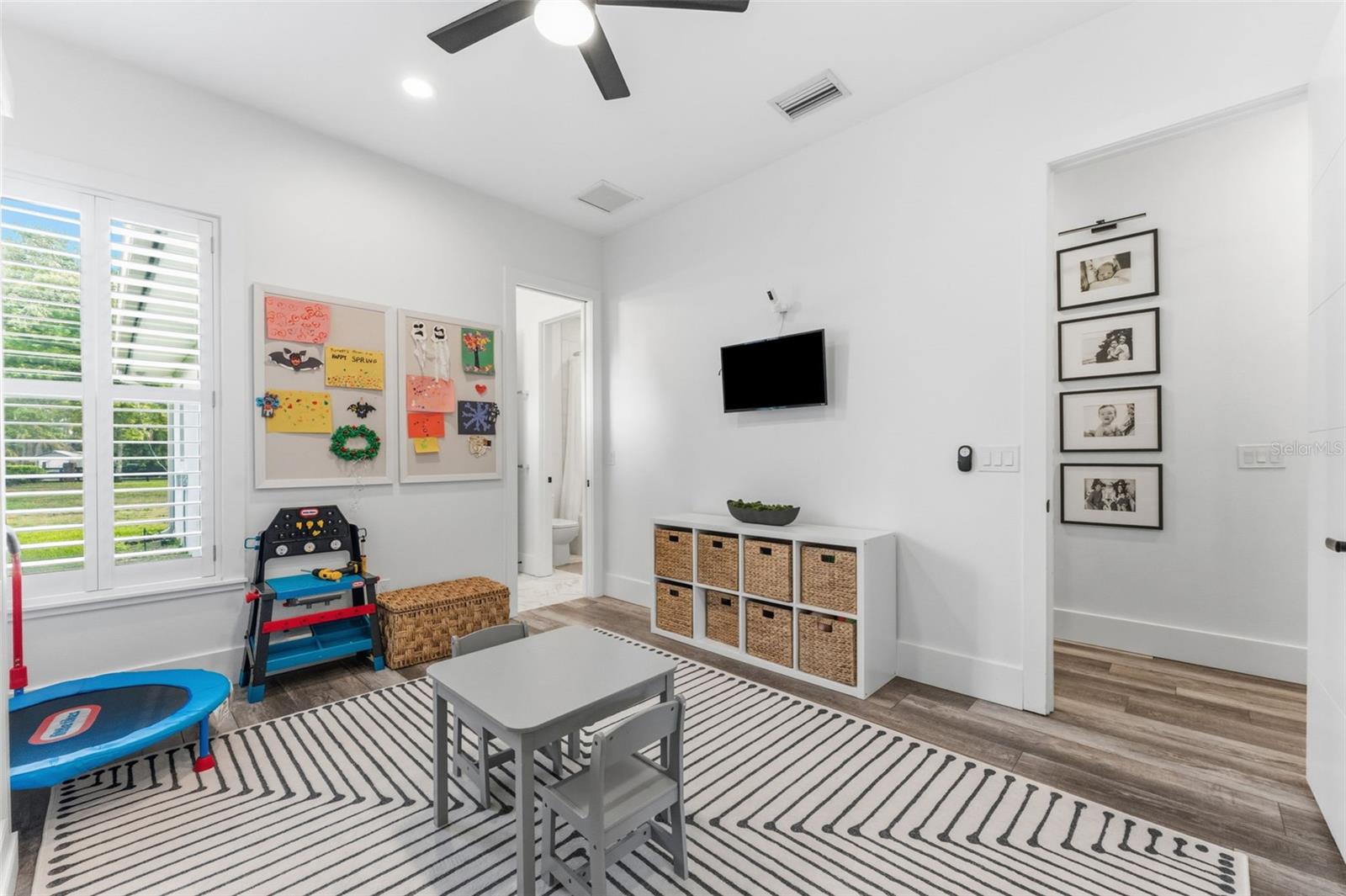 Image 54 of 75 For 17506 Brown Road