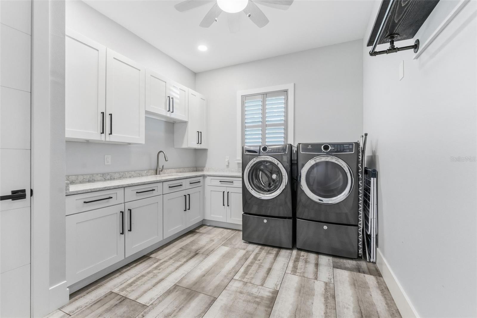 Image 56 of 75 For 17506 Brown Road