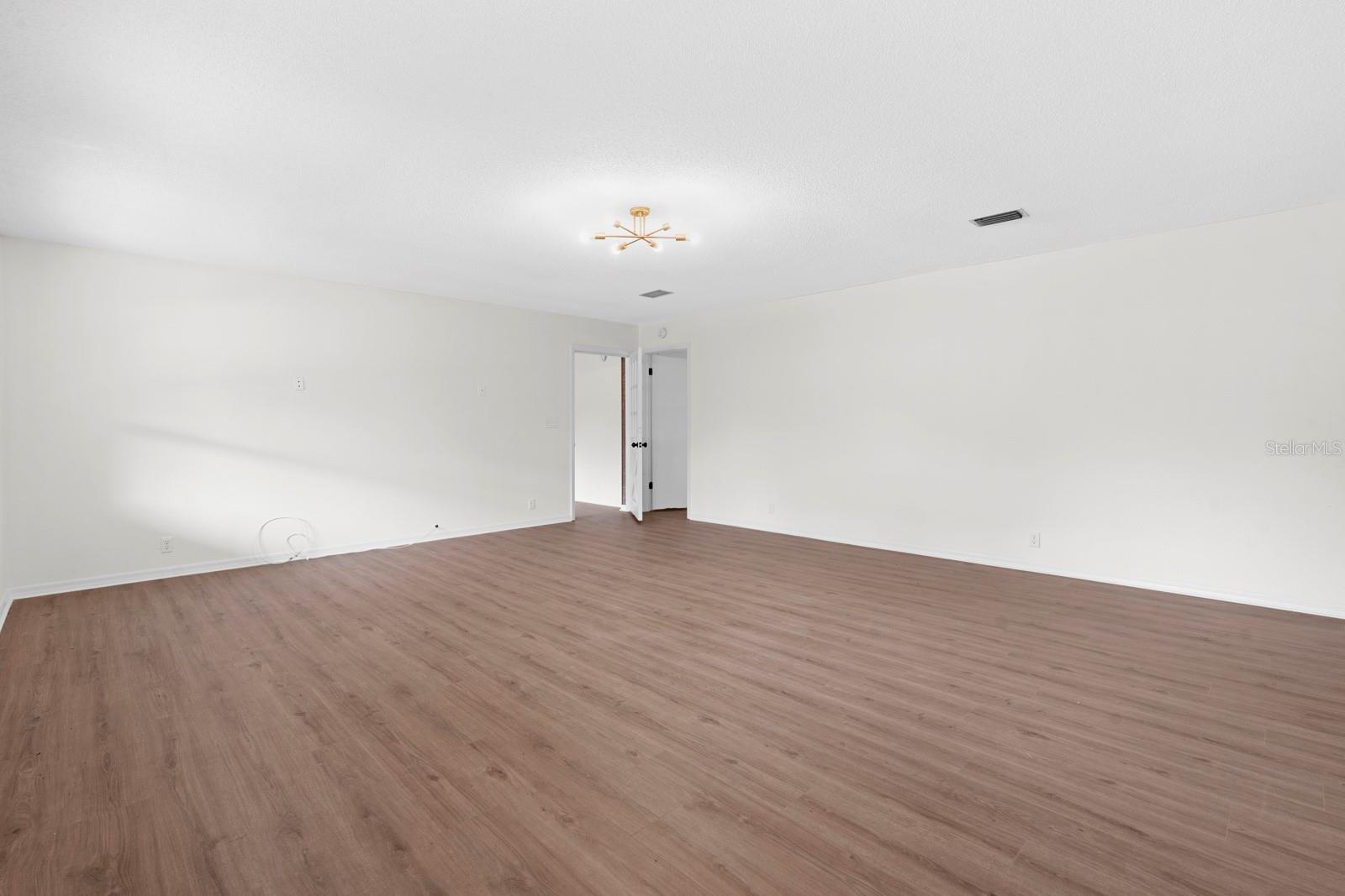 Image 6 of 44 For 804 Cason Street