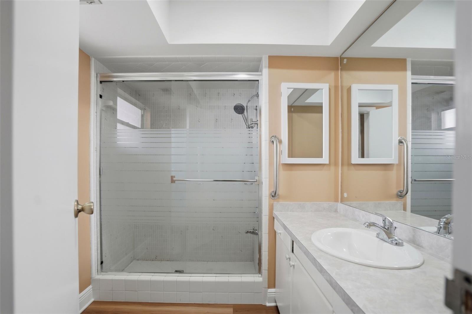 Image 15 of 32 For 5108 Brittany Drive S 1006