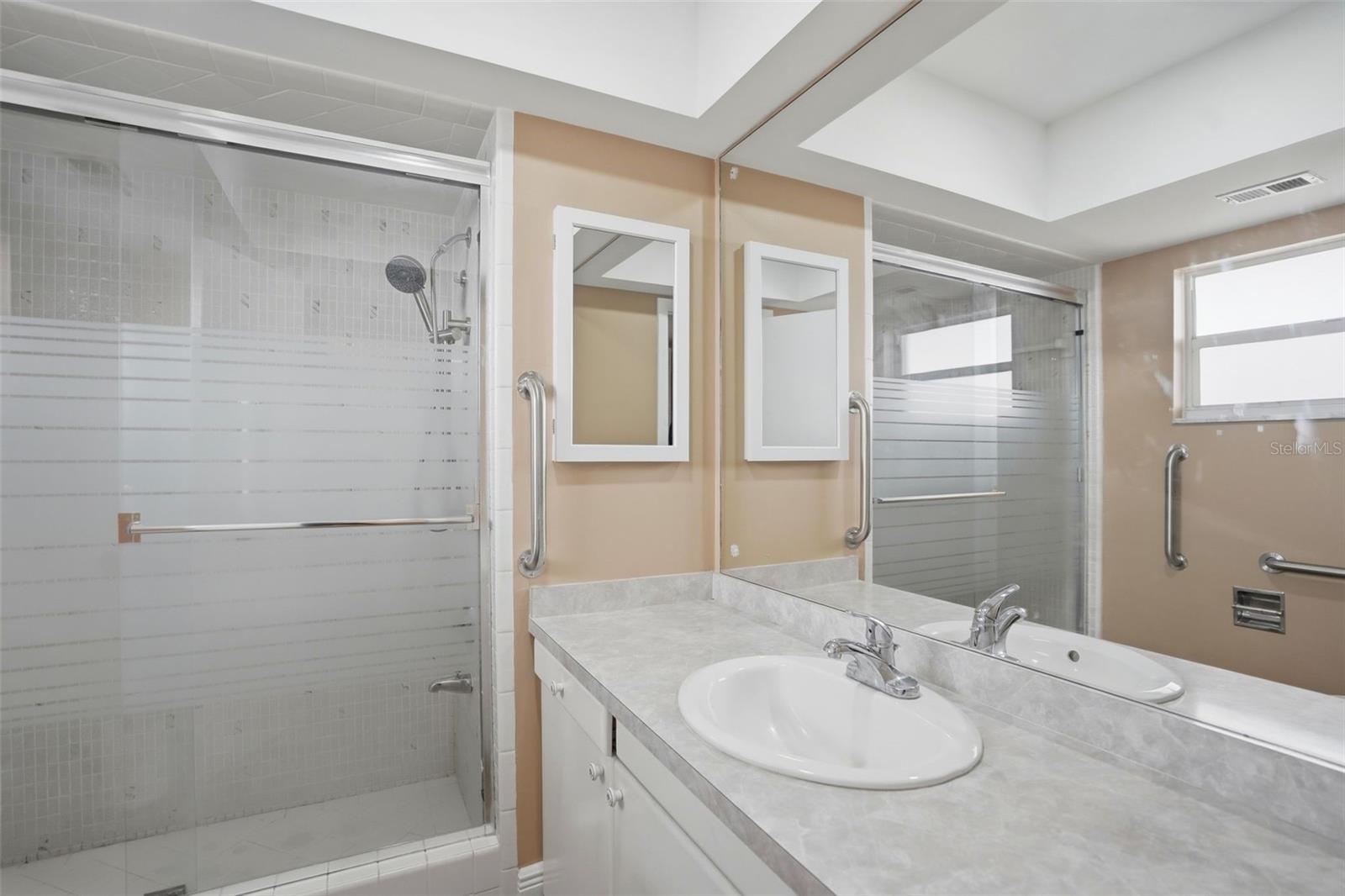 Image 16 of 32 For 5108 Brittany Drive S 1006