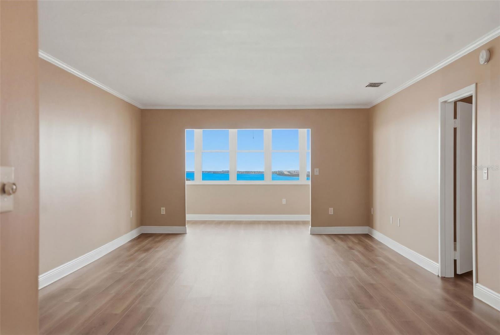 Image 28 of 32 For 5108 Brittany Drive S 1006