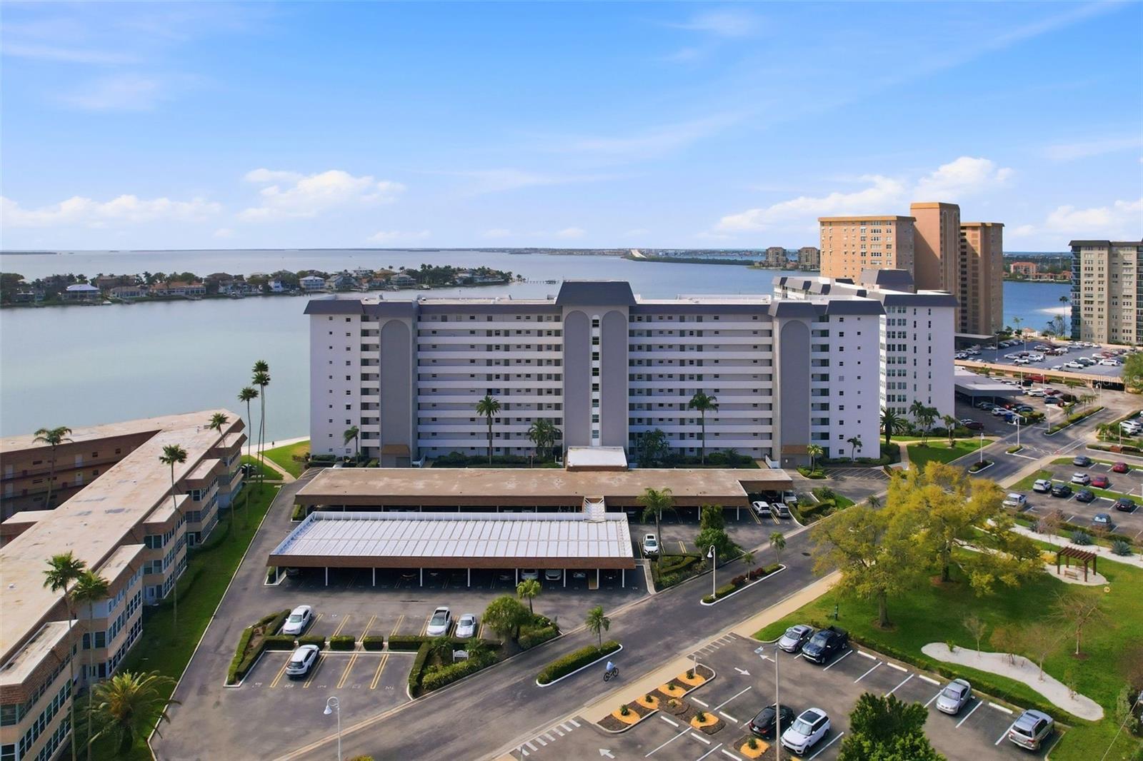 Image 3 of 32 For 5108 Brittany Drive S 1006