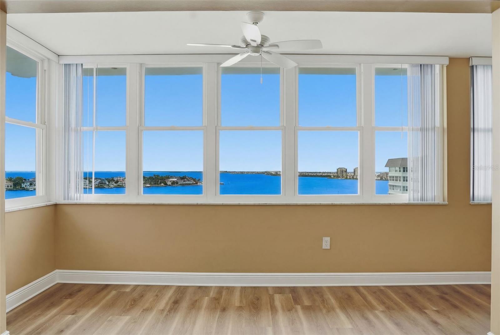 Image 31 of 32 For 5108 Brittany Drive S 1006