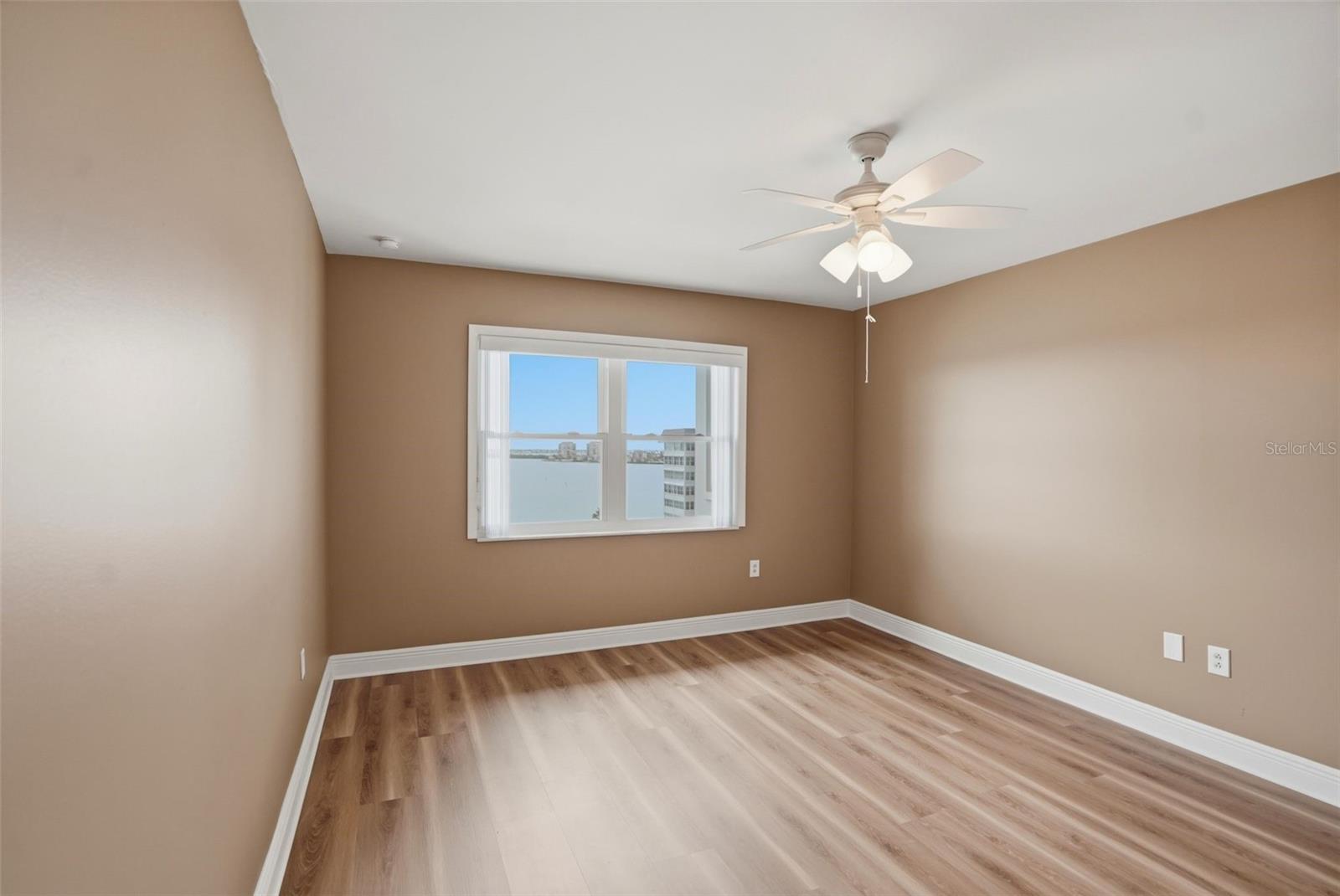 Image 9 of 32 For 5108 Brittany Drive S 1006