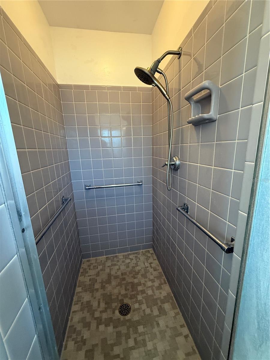 Image 13 of 39 For 2100 Vina Del Mar Boulevard