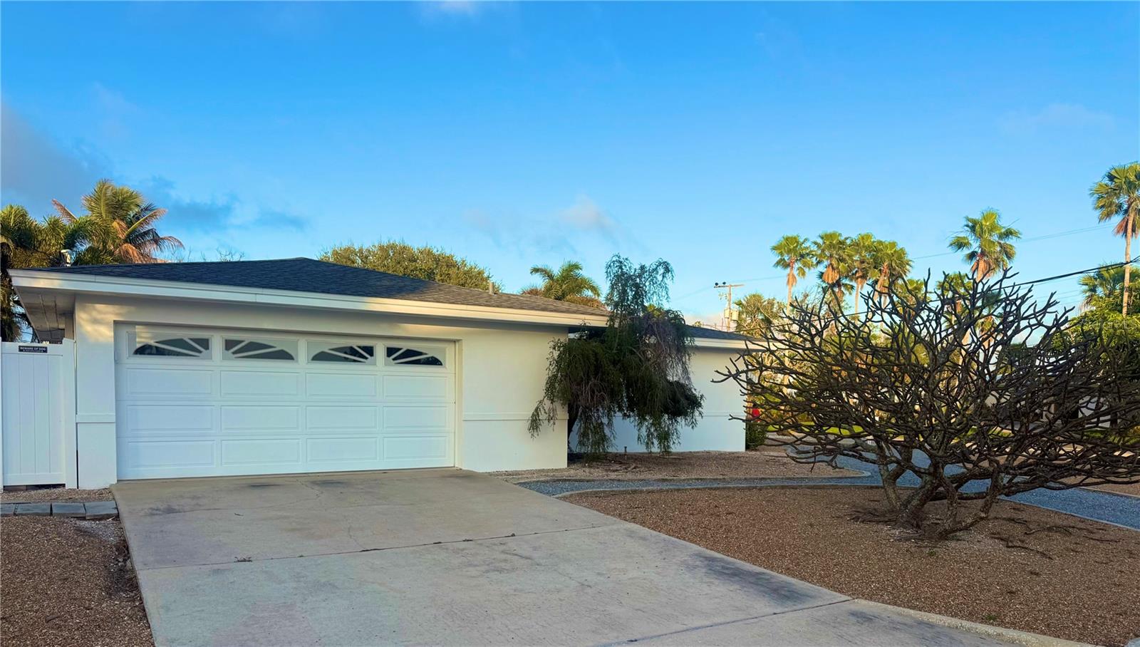 Image 2 of 39 For 2100 Vina Del Mar Boulevard