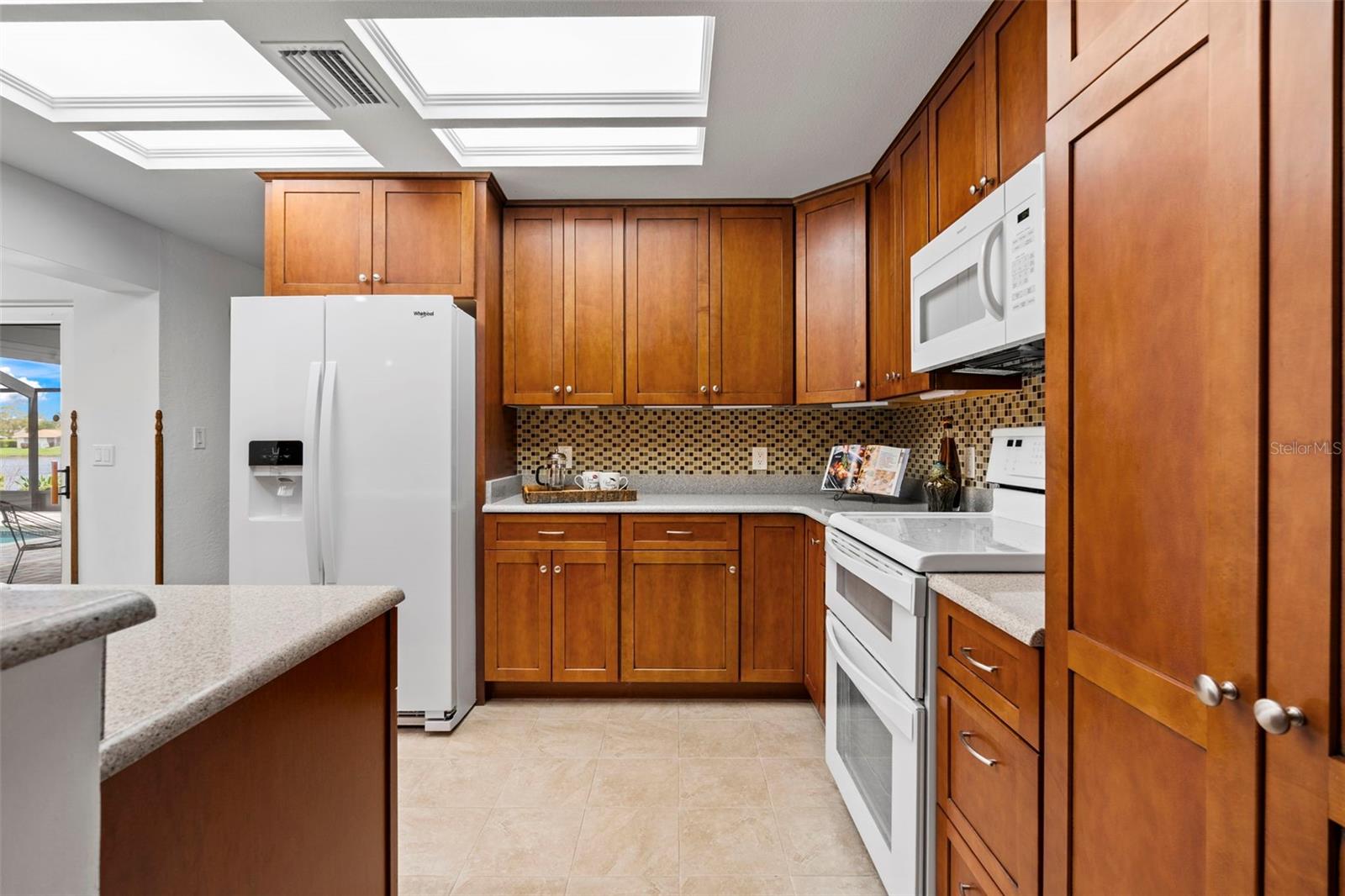 Image 11 of 59 For 511 Riviera Bay Drive Ne