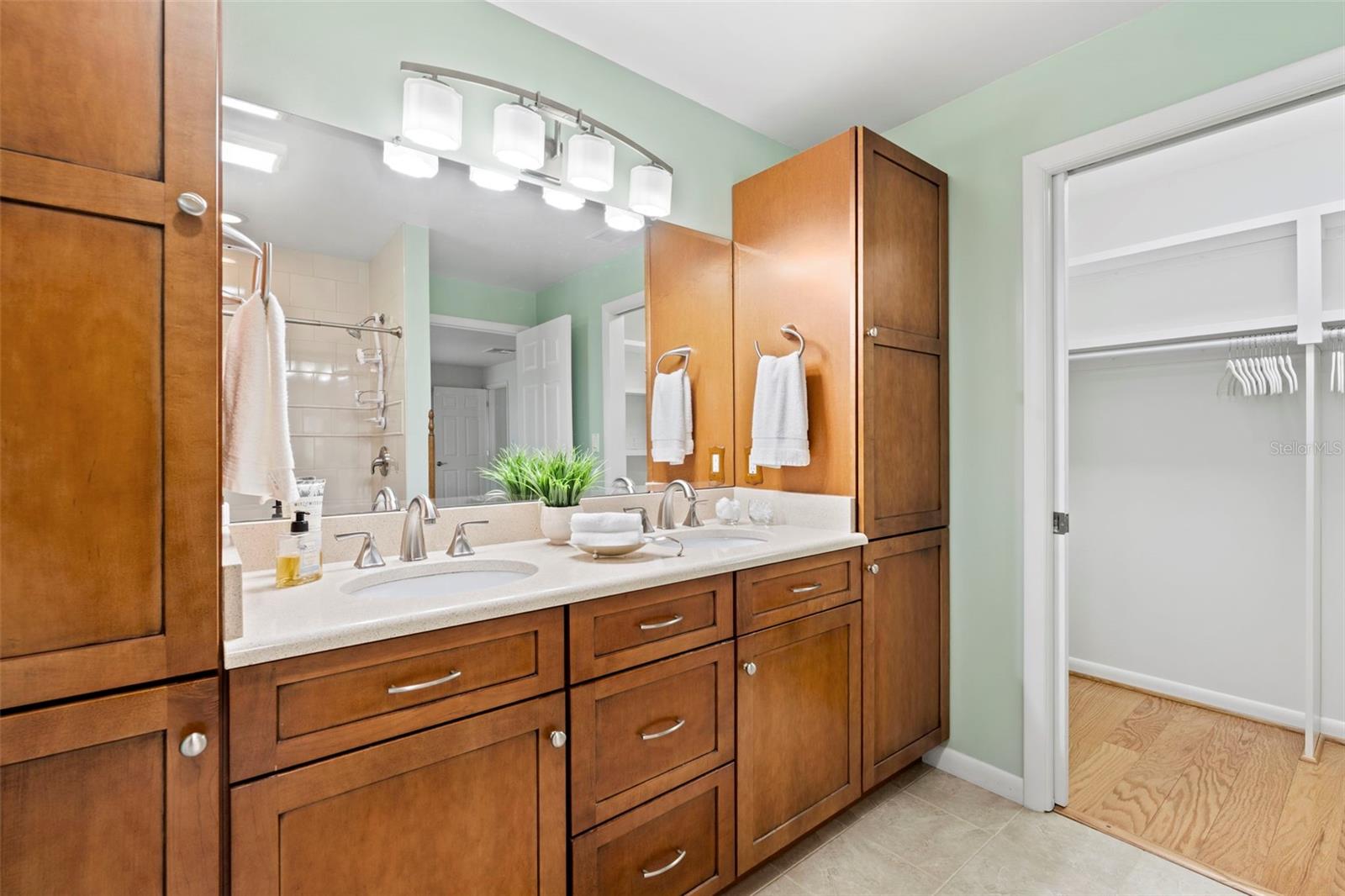 Image 20 of 59 For 511 Riviera Bay Drive Ne