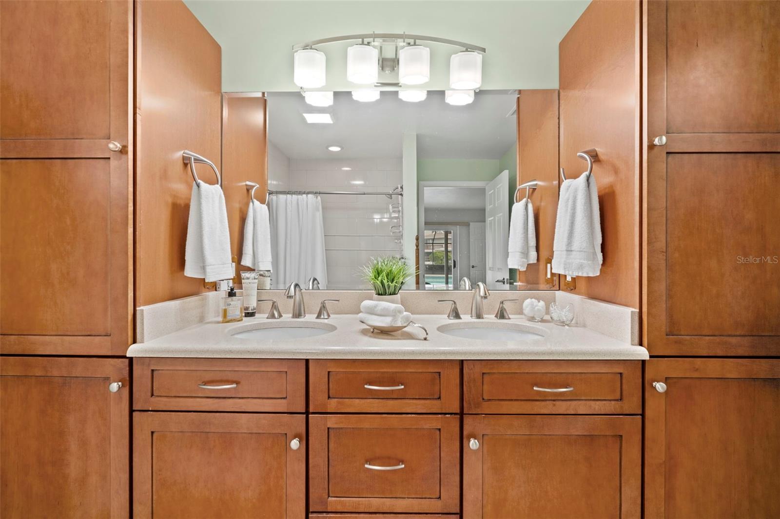 Image 21 of 59 For 511 Riviera Bay Drive Ne